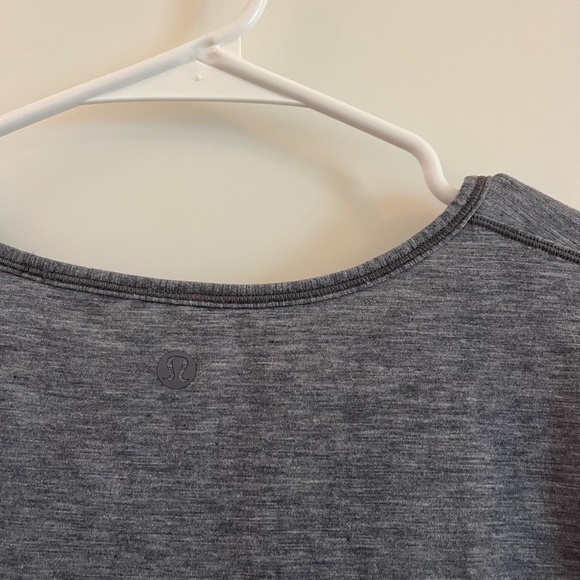 Lululemon Do the Daily Short Sleeve Heathered Solar Grey Women’s Small - Picture 3 of 4